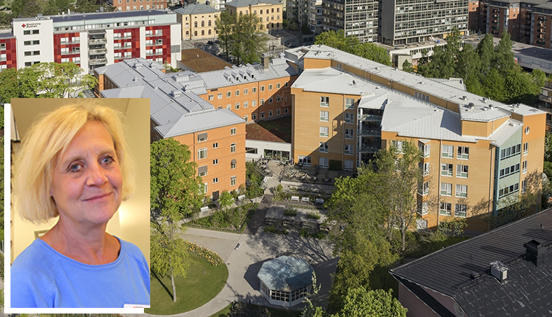 Kvinna med blont hår i blå tröja, infälld bild över ett större bostadshus i stadsmiljö.