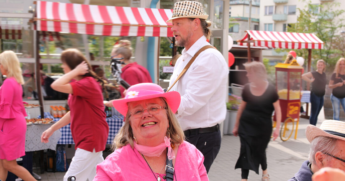 Nyhetsbild, fest på äldreboende.