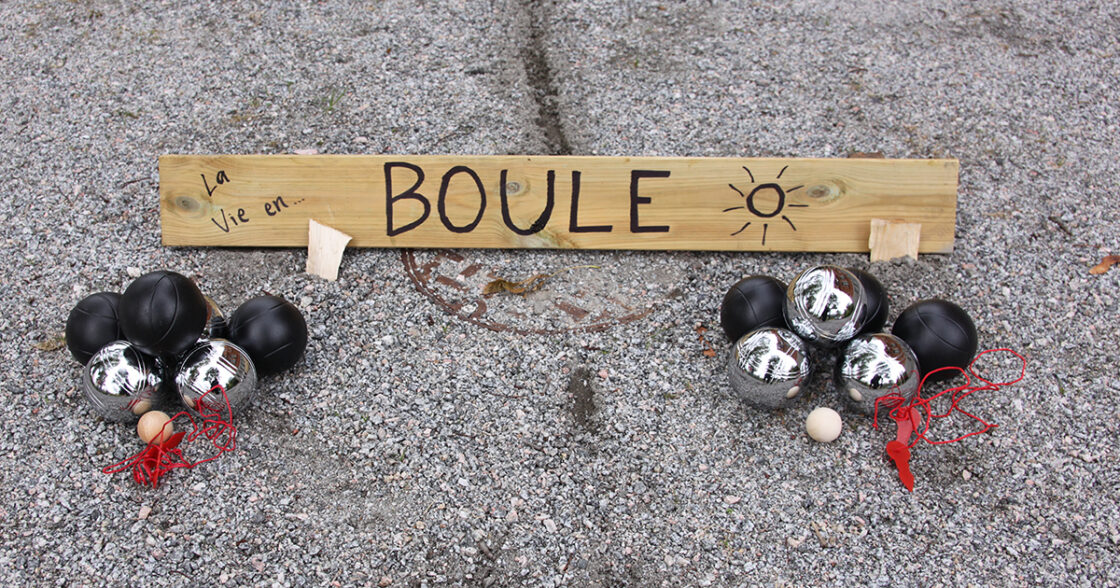Nyhetsbild, boule upplagt inför match.