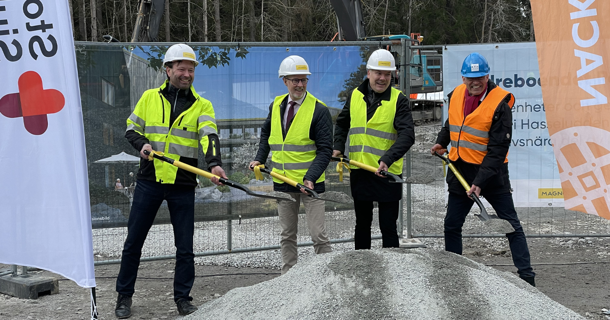 Nyhetsbild första spadtagen av äldreboendet Poesin i Nacka, Hasseludden.