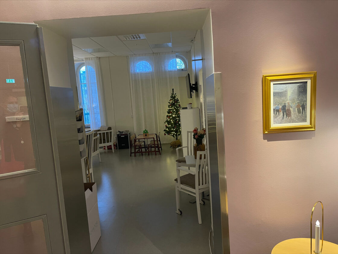 Nyhetsbild, julpyntat på enhet.
