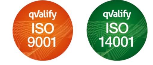 Två cirklar med texten "qvalify ISO 9001" i orange och "qvalify ISO 14001" i grönt.